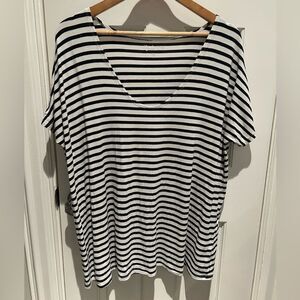 Quince Maternity Tee Shirt Black White Striped V Neck Bamboo Rayon Stretch Women